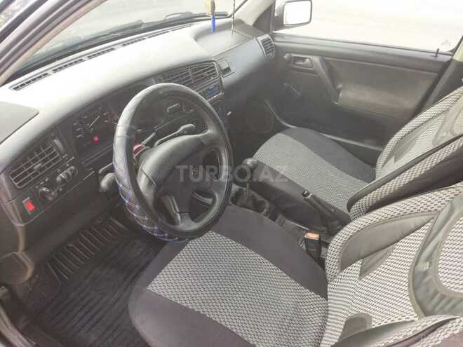 Volkswagen Golf 1994, 278,132 km - 1.6 л - Qazax
