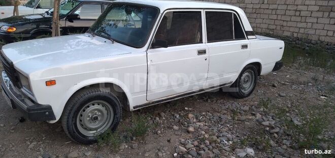 LADA (VAZ) 2107 1999, 440,000 km - 1.6 l - Yevlax
