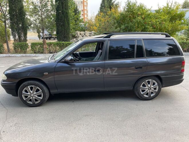 Opel Astra 1993, 150,000 km - 2.0 л - Gəncə
