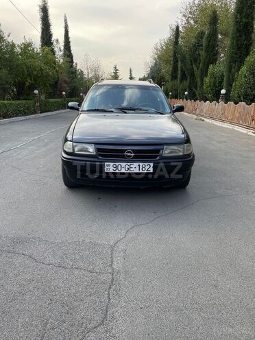 Opel Astra 1993, 150,000 km - 2.0 л - Gəncə