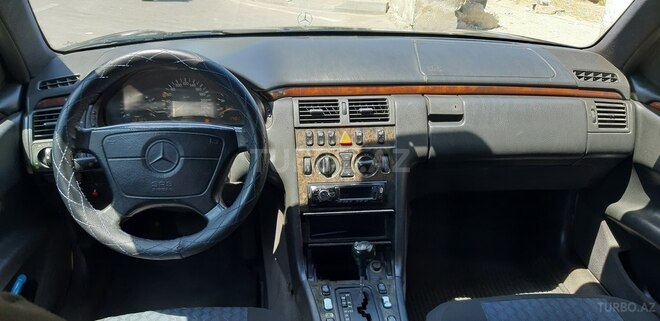 Mercedes E 200 1997, 285,000 km - 2.0 l - Bakı