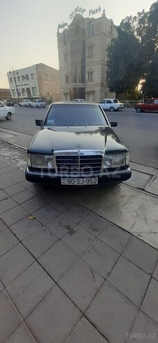 Mercedes E 200 1989, 220,000 km - 2.0 л - Sabirabad
