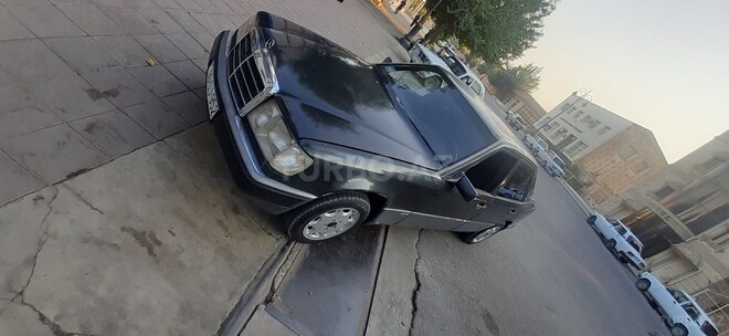 Mercedes E 200 1989, 220,000 km - 2.0 л - Sabirabad
