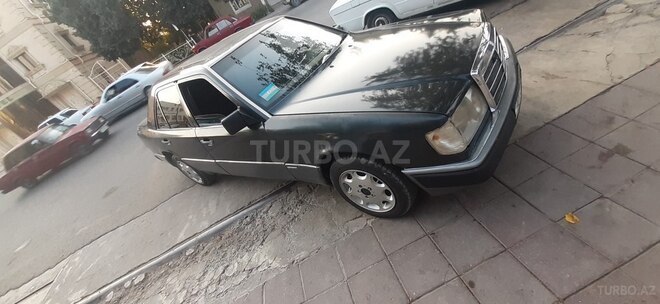 Mercedes E 200 1989, 220,000 km - 2.0 л - Sabirabad