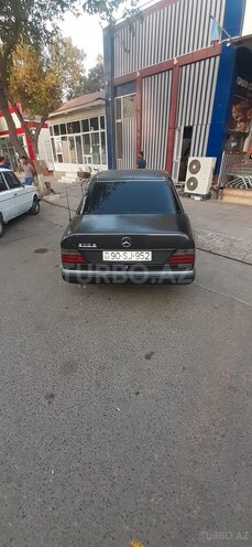 Mercedes E 200 1989, 220,000 km - 2.0 л - Sabirabad