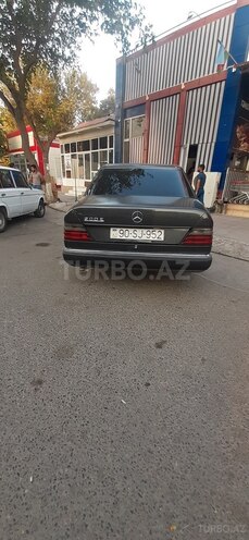 Mercedes E 200 1989, 220,000 km - 2.0 л - Sabirabad