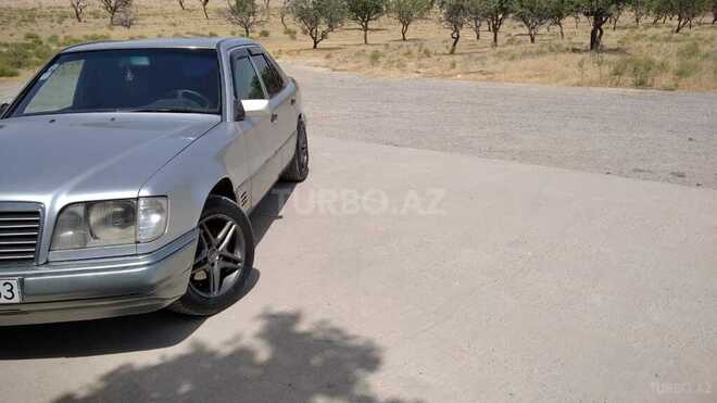 Mercedes E 220 1995, 350,000 km - 2.2 л - Bakı
