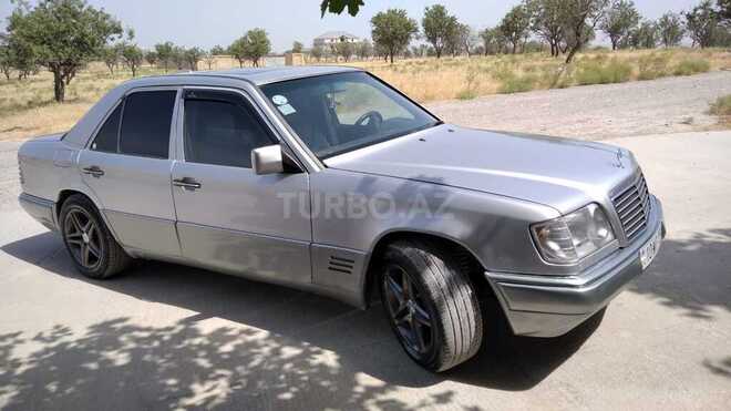Mercedes E 220 1995, 350,000 km - 2.2 л - Bakı