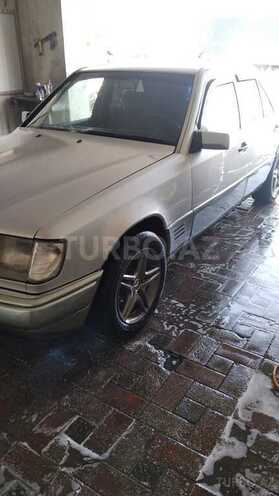 Mercedes E 220 1995, 350,000 km - 2.2 л - Bakı