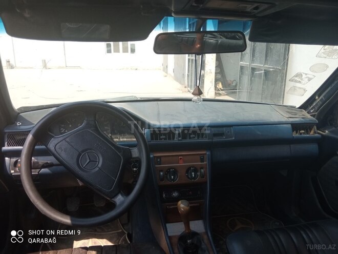 Mercedes E 200 1989, 392,182 km - 2.0 л - Sabirabad