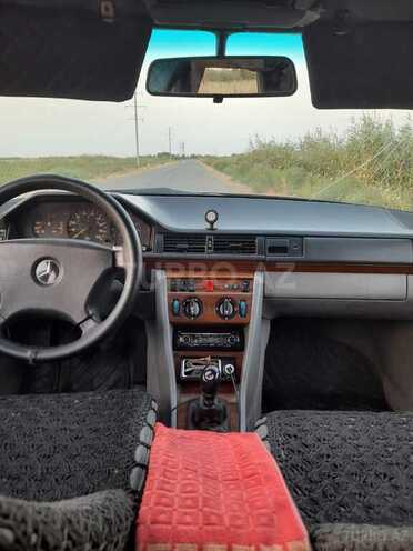 Mercedes E 200 1995, 389,700 km - 2.0 л - Bakı