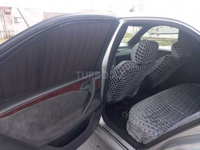 Mercedes E 270 1999, 286,000 km - 2.7 l - Bakı