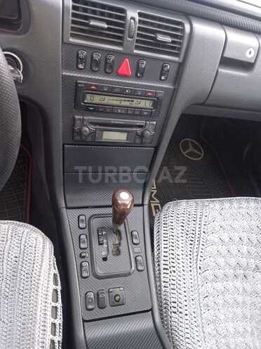 Mercedes E 270 1999, 286,000 km - 2.7 l - Bakı