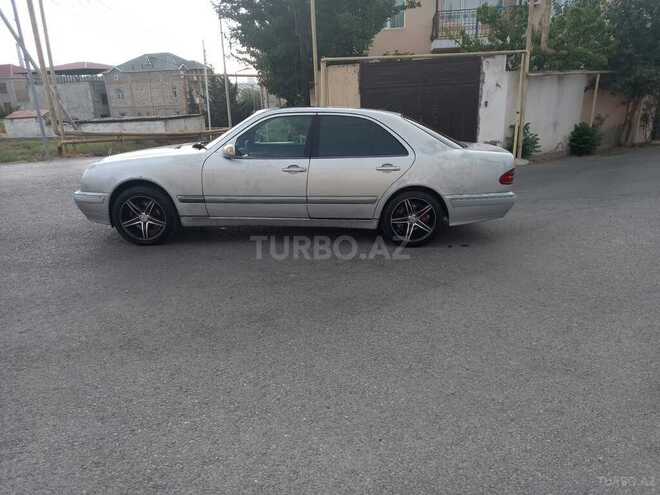 Mercedes E 270 1999, 286,000 km - 2.7 l - Bakı