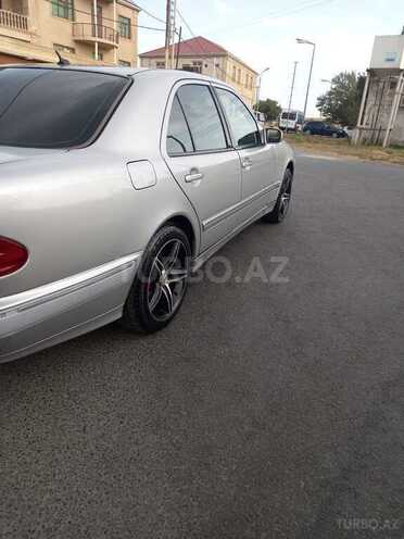 Mercedes E 270 1999, 286,000 km - 2.7 l - Bakı