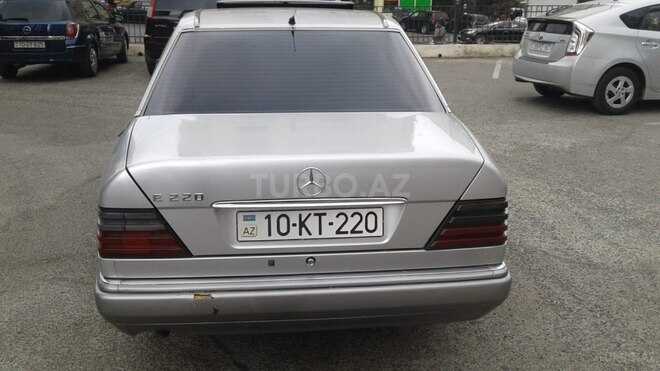 Mercedes E 220 1994, 370,000 km - 2.2 l - Bakı