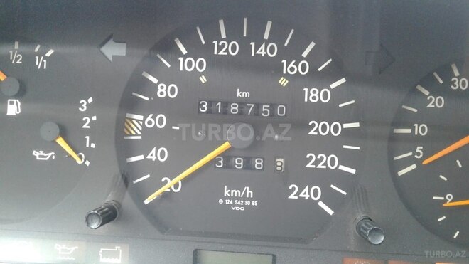 Mercedes E 220 1994, 370,000 km - 2.2 l - Bakı