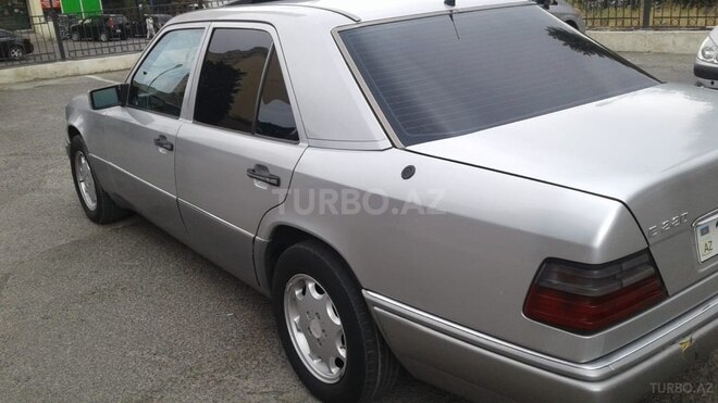 Mercedes E 220 1994, 370,000 km - 2.2 l - Bakı