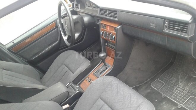 Mercedes E 220 1994, 370,000 km - 2.2 l - Bakı