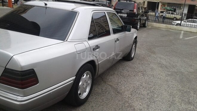 Mercedes E 220 1994, 370,000 km - 2.2 l - Bakı