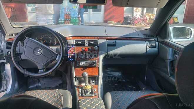 Mercedes E 320 1997, 421,000 km - 3.2 l - Bakı