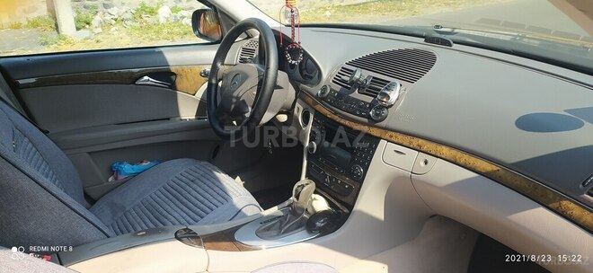Mercedes E 240 2004, 253,000 km - 2.6 l - Bakı