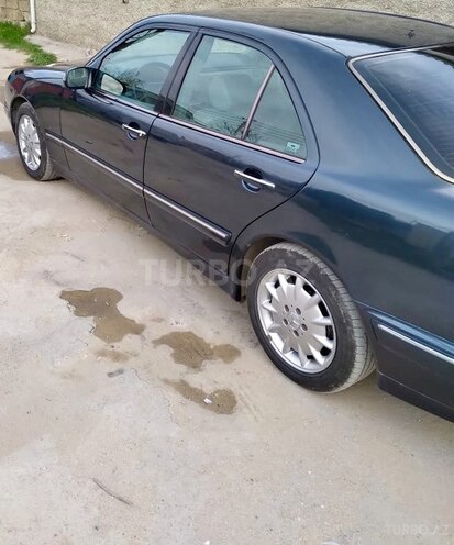 Mercedes E 220 2001, 408,500 km - 2.2 л - Bakı