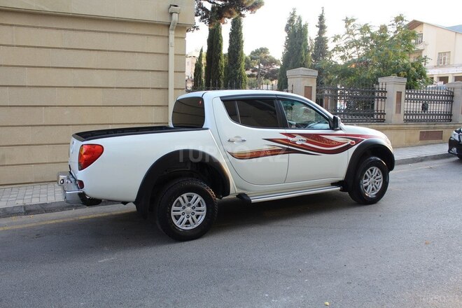 Mitsubishi L200 2008, 167,000 km - 3.5 l - Bakı