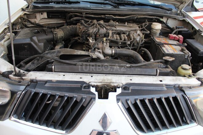 Mitsubishi L200 2008, 167,000 km - 3.5 l - Bakı
