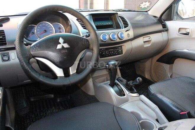 Mitsubishi L200 2008, 167,000 km - 3.5 l - Bakı