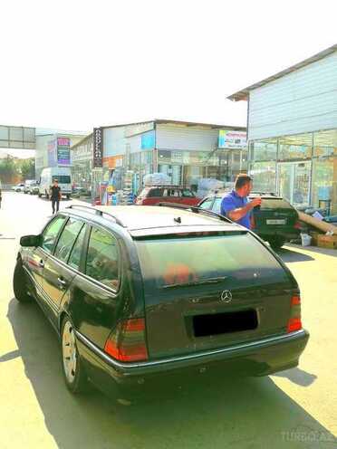 Mercedes C 220 2000, 299,000 km - 2.2 l - Bakı