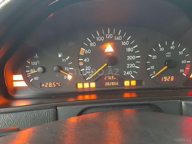 Mercedes E 200 1998, 382,000 km - 2.0 l - Bakı