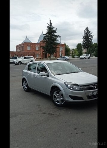 Opel Astra 2010, 154,000 km - 1.4 l - Gəncə