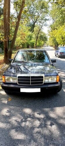 Mercedes 190 1990, 290,000 km - 2.0 l - Şəki