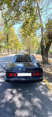 Mercedes 190 1990, 290,000 km - 2.0 l - Şəki