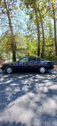 Mercedes 190 1990, 290,000 km - 2.0 l - Şəki