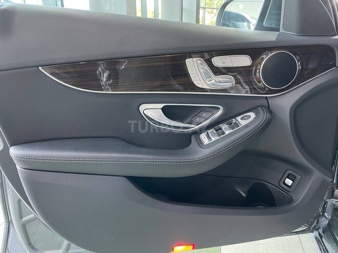 Mercedes C 300 2017, 26,900 km - 2.0 л - Bakı