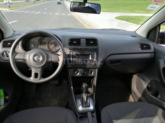 Volkswagen Polo 2013, 95,700 km - 1.6 l - Bakı
