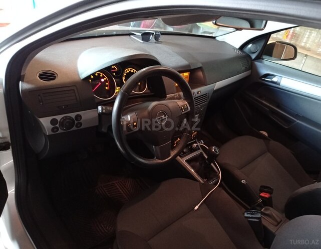 Opel Astra 2006, 215,000 km - 1.4 l - Bakı