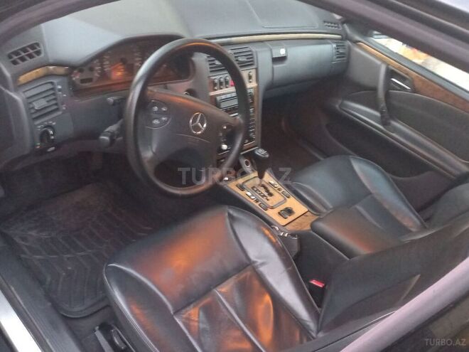 Mercedes E 240 2000, 255,000 km - 2.4 л - Sumqayıt
