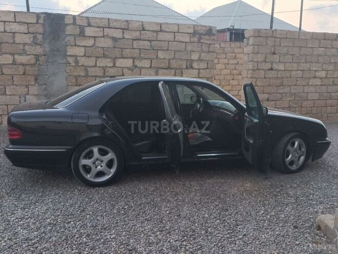 Mercedes E 240 2000, 255,000 km - 2.4 л - Sumqayıt