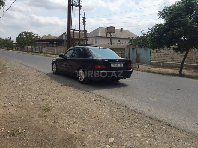 Mercedes C 220 1995, 213,118 km - 2.2 l - Bakı