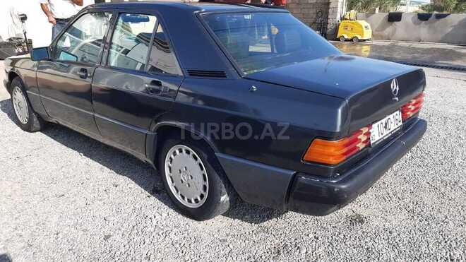 Mercedes 190 1988, 235,000 km - 2.0 l - Salyan