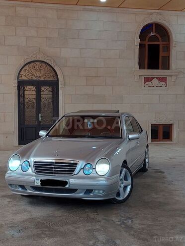 Mercedes E 320 2001, 272,000 km - 3.2 l - Şəmkir