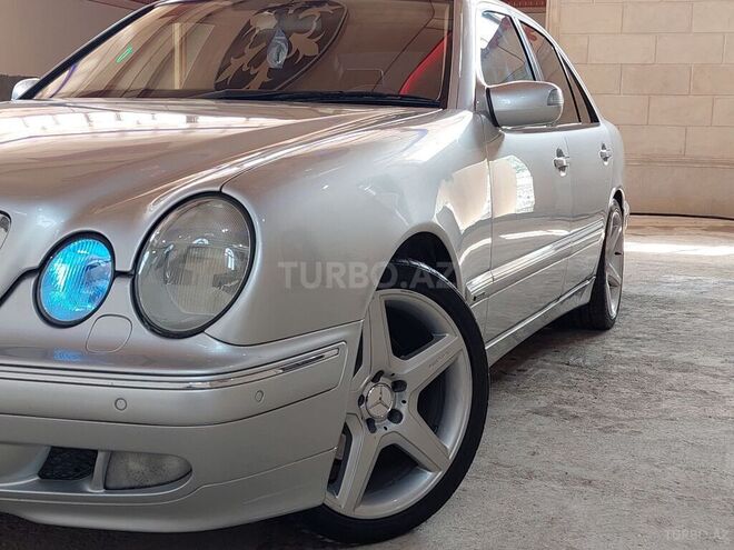 Mercedes E 320 2001, 272,000 km - 3.2 l - Şəmkir