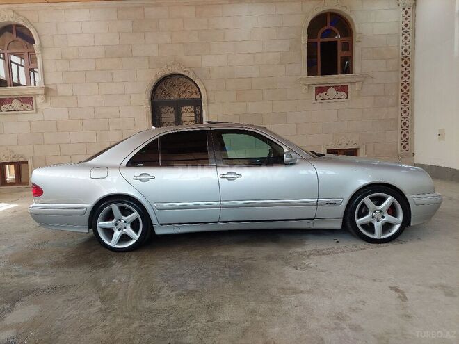 Mercedes E 320 2001, 272,000 km - 3.2 l - Şəmkir