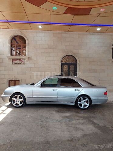 Mercedes E 320 2001, 272,000 km - 3.2 l - Şəmkir