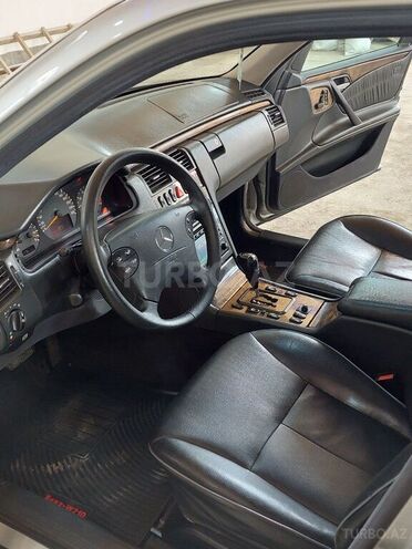 Mercedes E 320 2001, 272,000 km - 3.2 l - Şəmkir