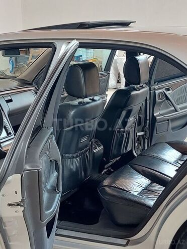 Mercedes E 320 2001, 272,000 km - 3.2 l - Şəmkir