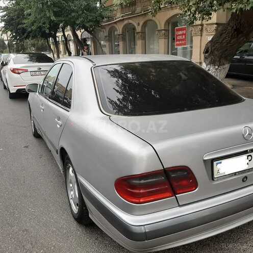 Mercedes E 220 2000, 385,000 km - 2.2 l - Bakı